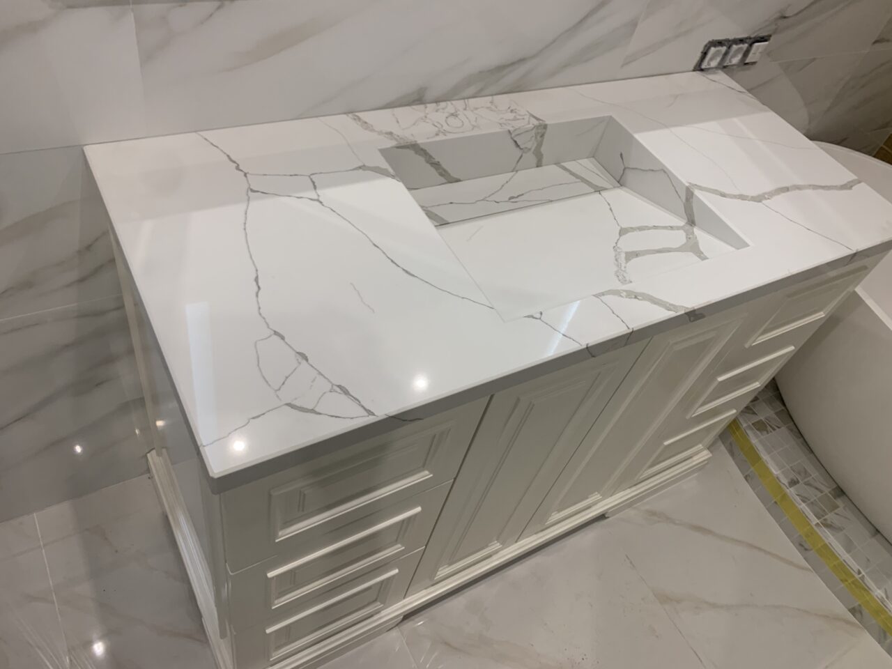 7400 Калакатта Дофіне