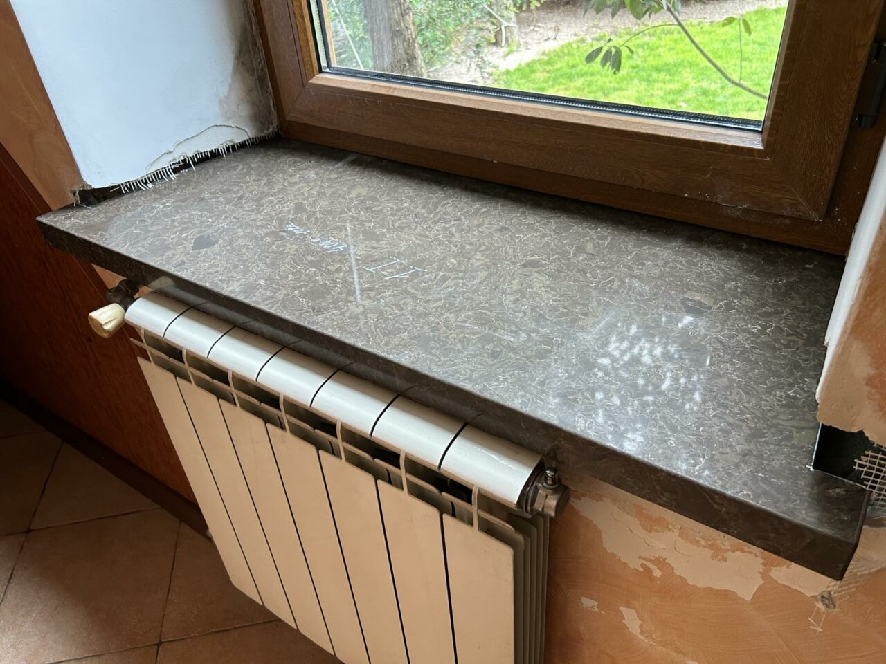 9005 Бурбонне