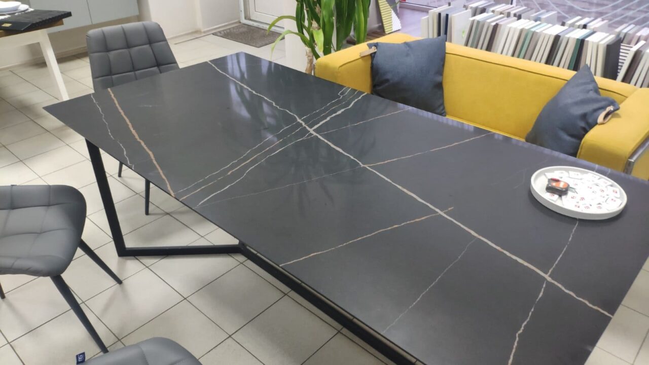 7700 Калакатта Марсель