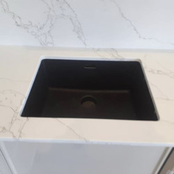 7470 Calacatta Bearn