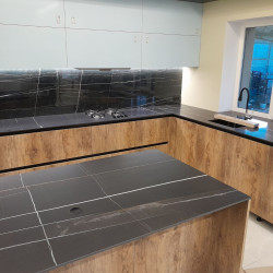 Sahara Noir Honed