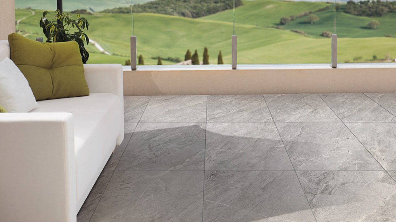 Agathòs: Grey