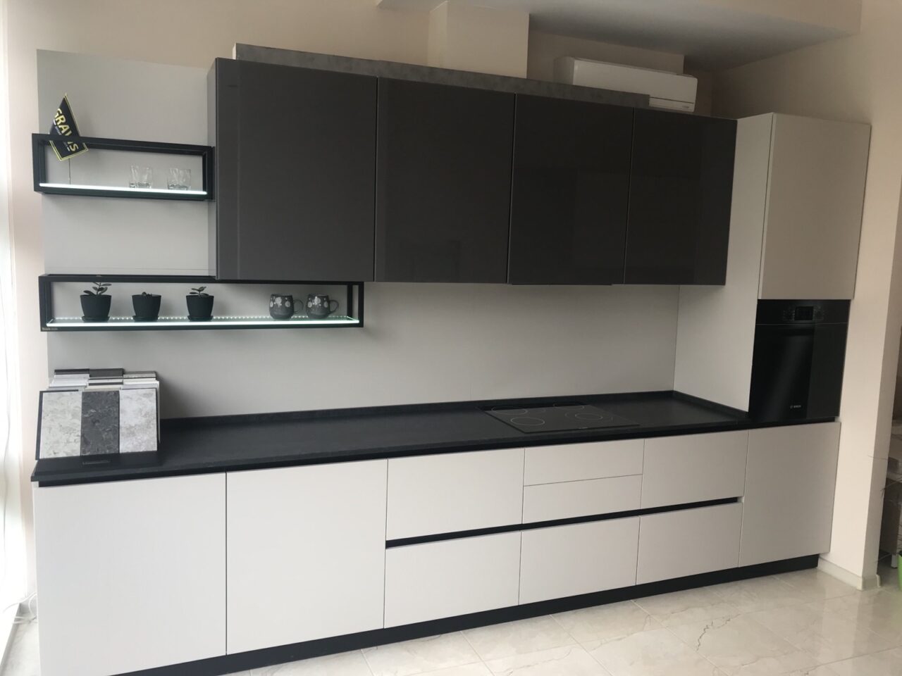 5810 Black Tempal