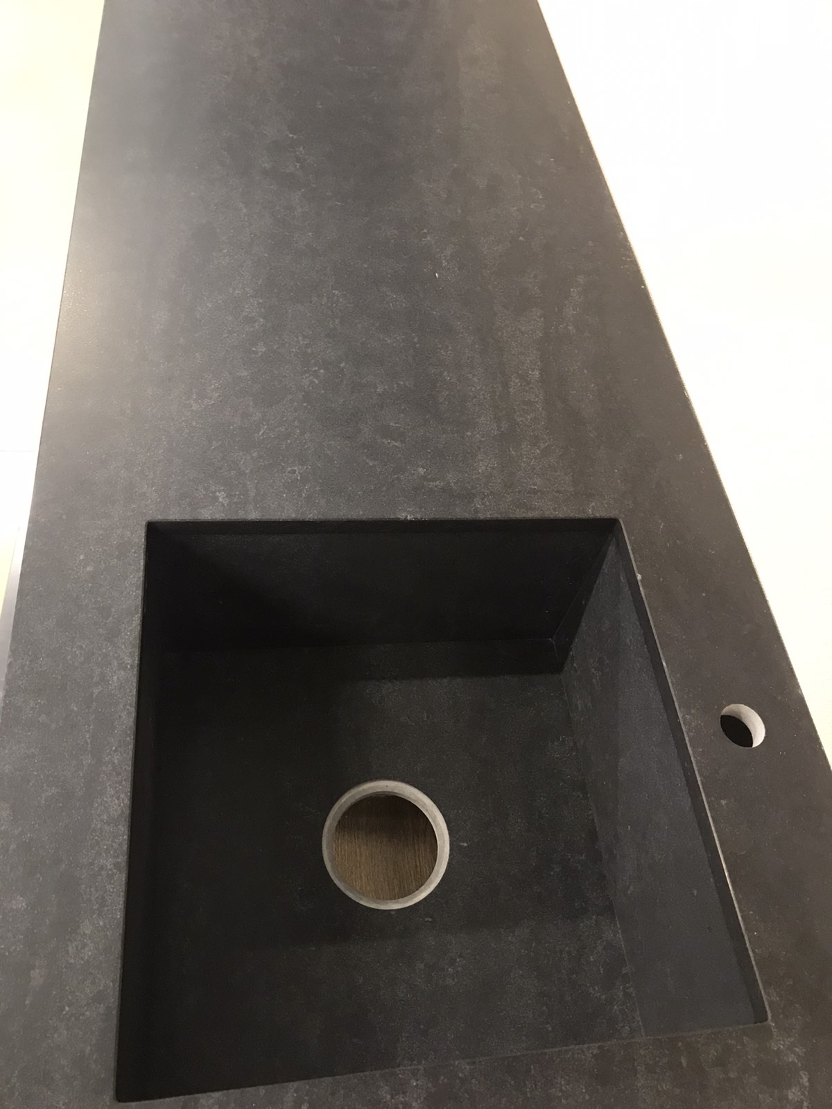 5810 Black Tempal